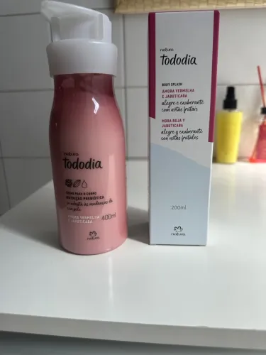 Kit amora vermelha e jabuticaba - Body Splash e Creme Corporal
