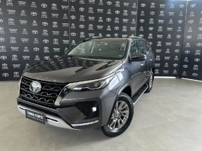 Toyota Hilux SW4 SRX 4X4 2.8 TDI 16V Dies. Aut. 2023