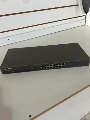 Switch TP Link TL-SF 1016 16 portas 10/100Mbps