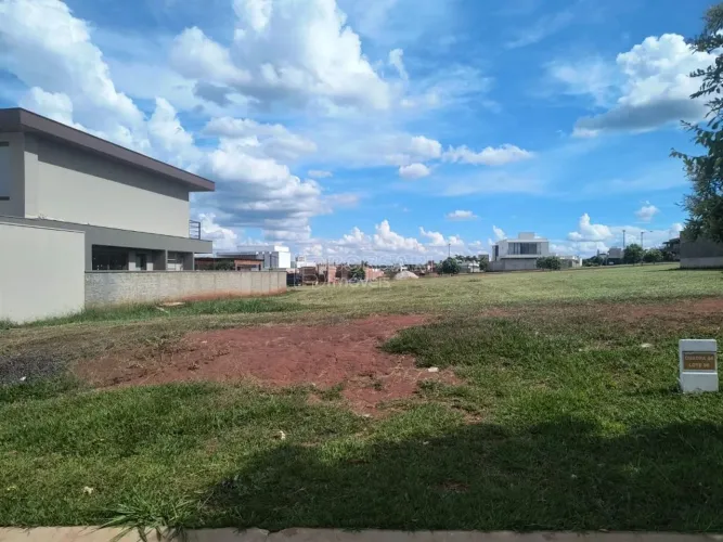 Venda de Terreno / Condomínio na cidade de Araraquara