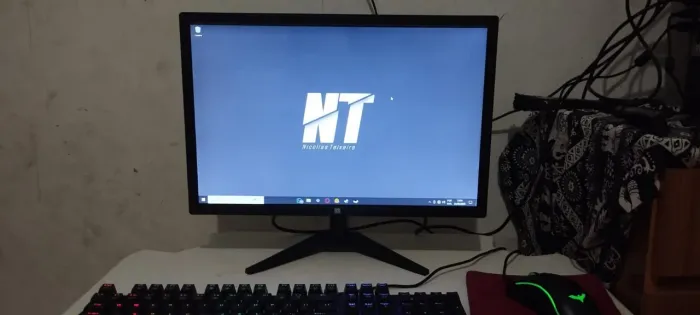 Monitor 19 polegadas zerado