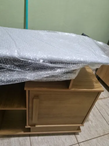 Taúba de passar roupa com armário multiuso nova sem uso excelente qualidade