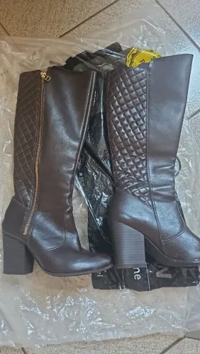 Bota Femininas Cano Alto Marrom Número 35!!