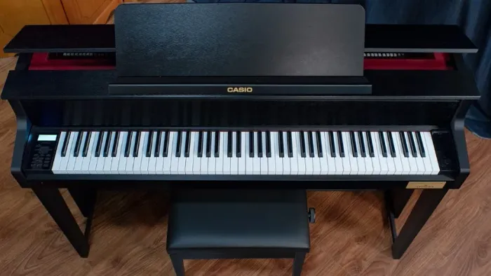 Piano digital híbrido Casio GP 300
