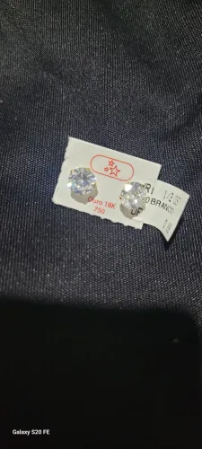Par de brincos em ouro 18 k