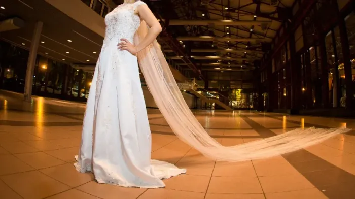 Vestido de noiva - Usado uma unica vez - Feito com rendas, bordada com pedras swarovski 