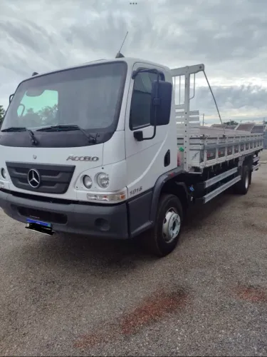 Mercedes-Benz Accelo 1016 2021 em excelente estado