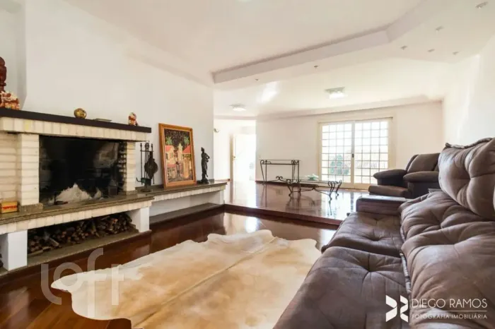 Casa à venda em Jardim Itu-Sabará com 320 m², 4 quartos, 1 suíte, 4 vagas