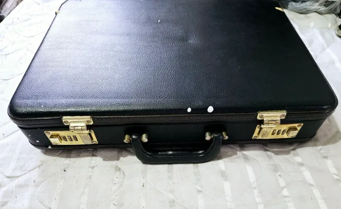Maleta Executiva Vintage com Fechadura de Segredo