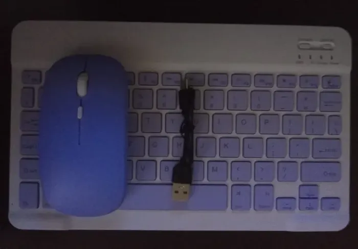 Mini Teclado ultra fino Recarregável e Mouse-Bluetooth-Cor Azul-Layout padrão americano