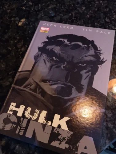 HQ Hulk Cinza
