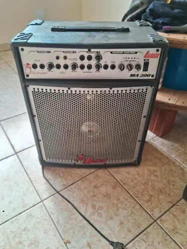 Caixa amplificada para guitarra teclado e baixo