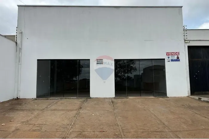 GALPÃO À VENDA NO JARDIM DOS IPÊS II EM ARAGUAÍNA TO.