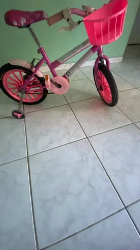Bicicleta da Barbie rosa 