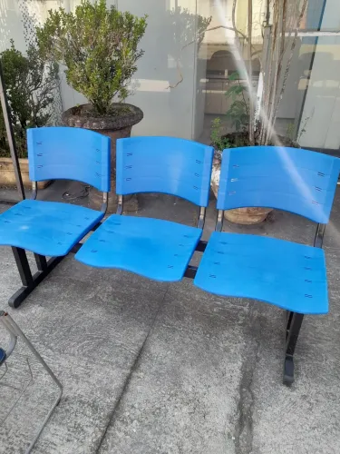 Conjunto de esperar 3 lugares- em ótimo estado