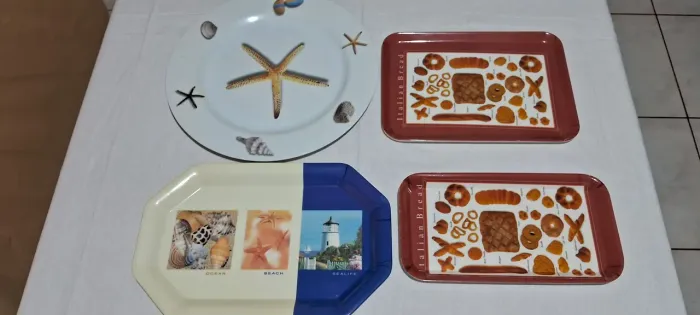 4 BANDEJAS DE MELAMINA