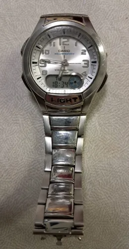 05 Relógios de pulso analógicos 60,00 cada e 01 digital Cassio 100,00