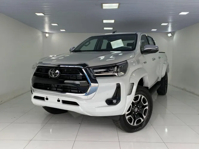 Toyota Hilux CD SRX Plus 4X4 2.8 TDI Die. Aut. 2025
