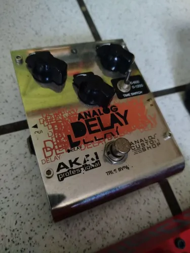 Pedal de Delay Analógico AKAI - Profissional