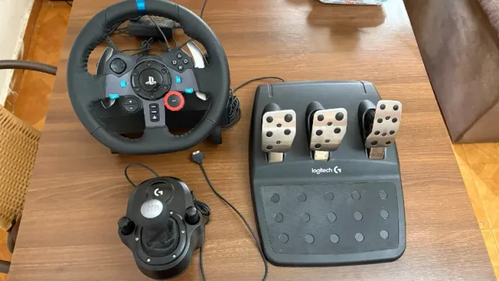 Logitech G29 volante e pedais + cambio