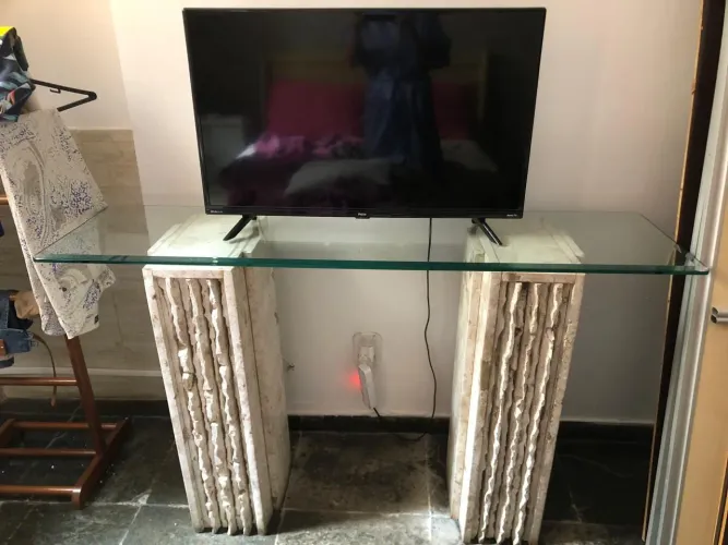 Aparador de Granito c/ Vidro