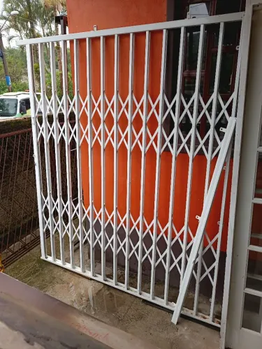 Pantográfica de porta 1.80 L x 2.10 A VENDE-SE 