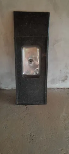 Vendo uma pia de cozinha