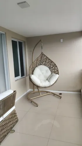 Balanço ninho com pé