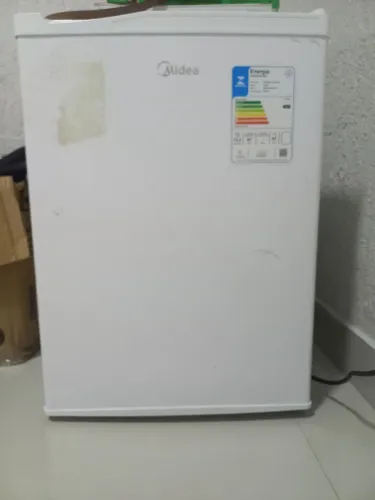Frigobar midea 67 litros