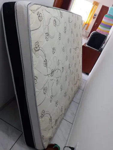 Cama de casal com colchão