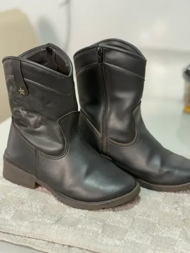 Bota infantil tamanho 34