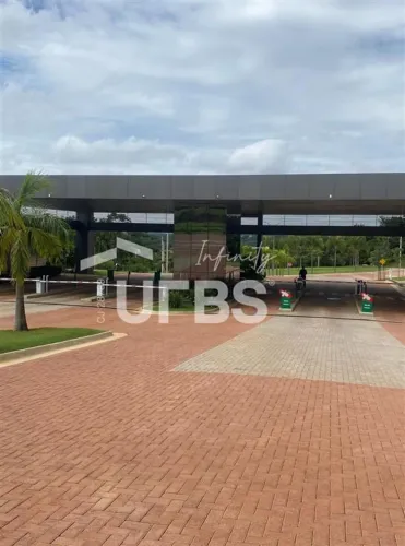 Lote de esquina no Jardins Capri Com 459 M2 de área