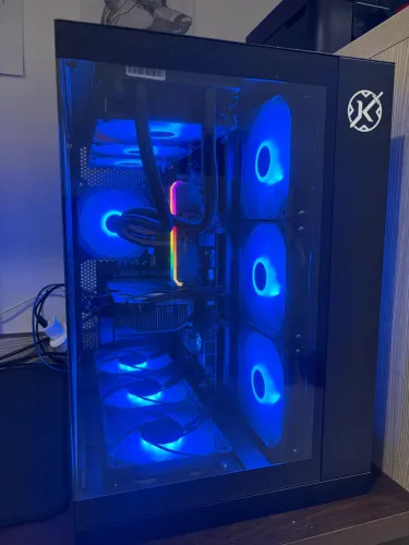 PC GAMER RTX 5060 TI