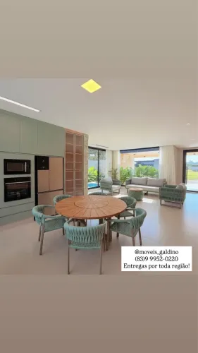 Conjunto de mesas e cadeiras para ambientes externos