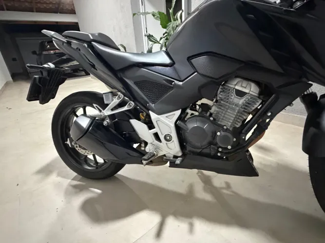 Vendo CB300 ano 2025