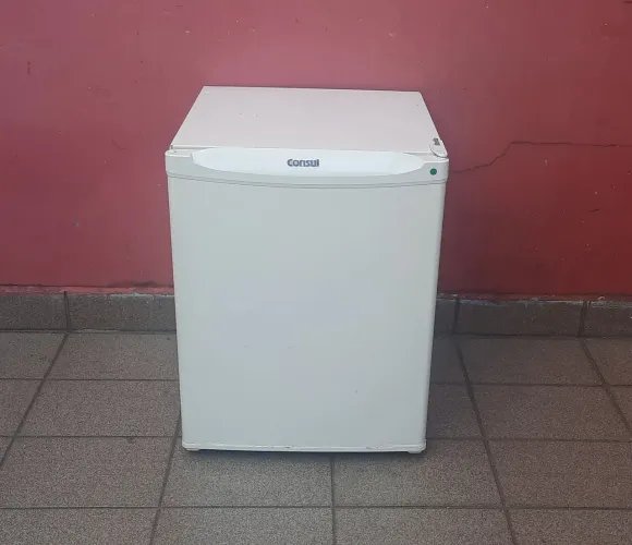 Frigobar Cônsul 80 litros entrego com uma taxa funcionando perfeitamente 