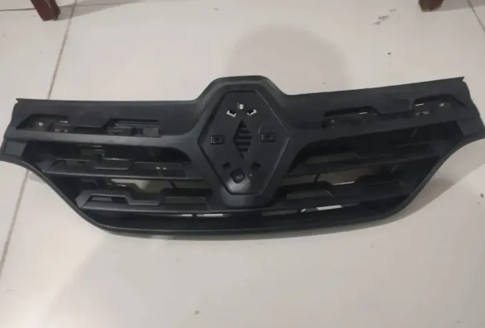 Grade Frontal Do Radiador Preto Fosco (Usado) - Compatível com Renault Kwid 2024