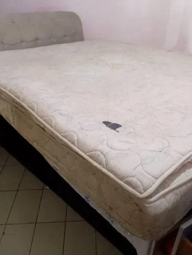 colchão conservado para coluna