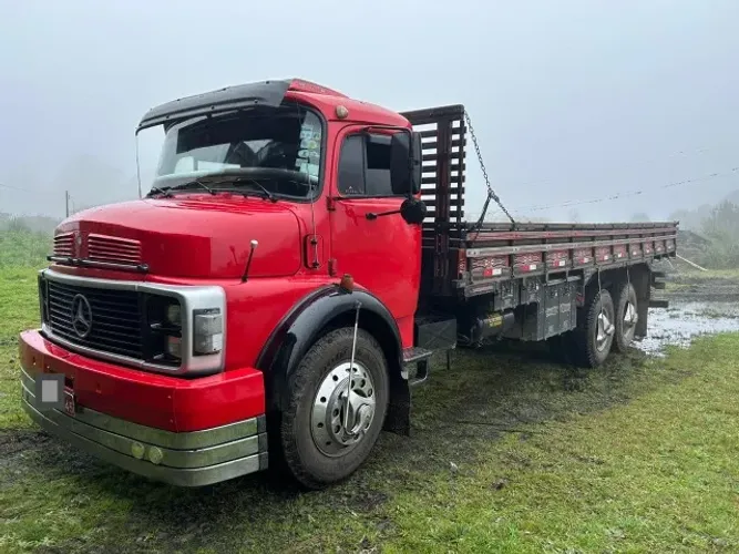 Vendo Caminhão M BENZ/L 1113