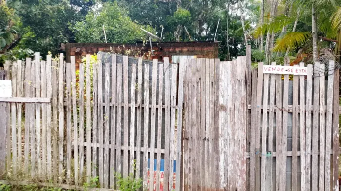 Vendo terreno com uma simples casa