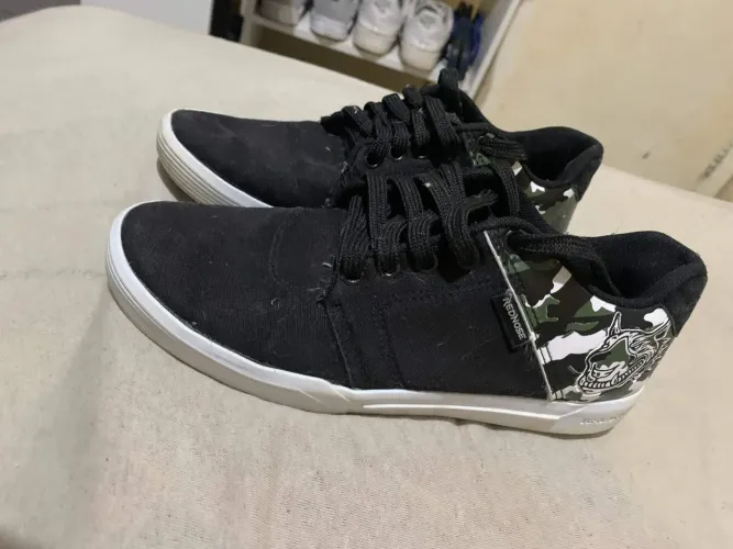 Vende-se tênis normais e red  nose 
