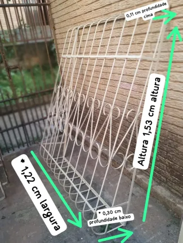 Vendo grade para janela. Metragem na foto. Tenho 4 unidades de tamanhos iguais 150,00 cada