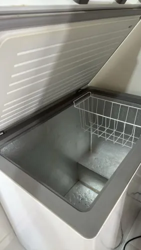Vendo freezer uma porta