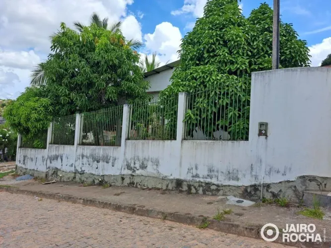 CASA RESID. RUA PEDRA DA LUA - CAPIBARIBE