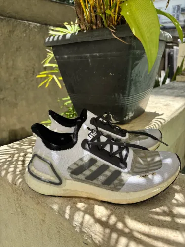 Adidas Ultraboost S.RDY X James Bond