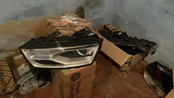 Farol AUDI Q3