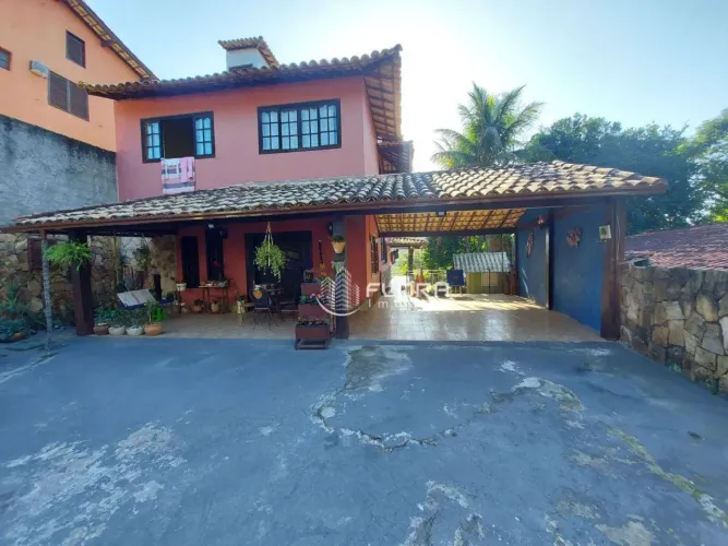 Casa com 3 dormitórios à venda, 250 m² por R$ 950.000,00 - Vila Progresso - Niterói/RJ