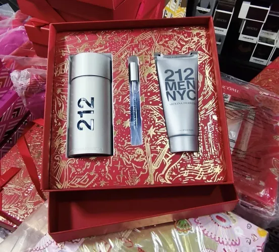 Kit 212 Men Eau de toilette original <br>Título: Kit 212 Men Eau de Toilette Original
