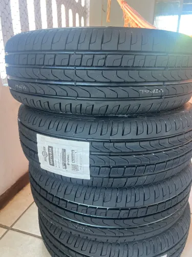 4 PNEUS NOVOS 185/70/14