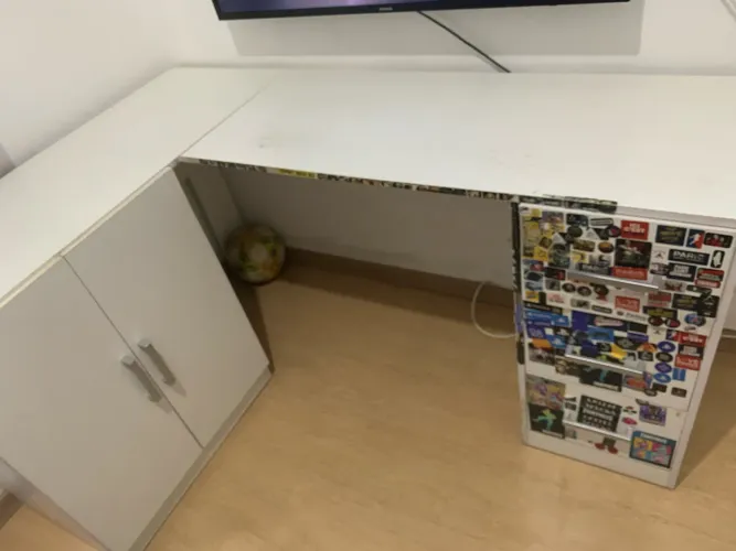 Mesa de escritório em L